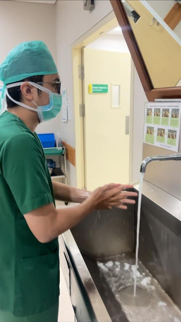 Konsultasi, pemeriksaan, dan persiapan tindakan